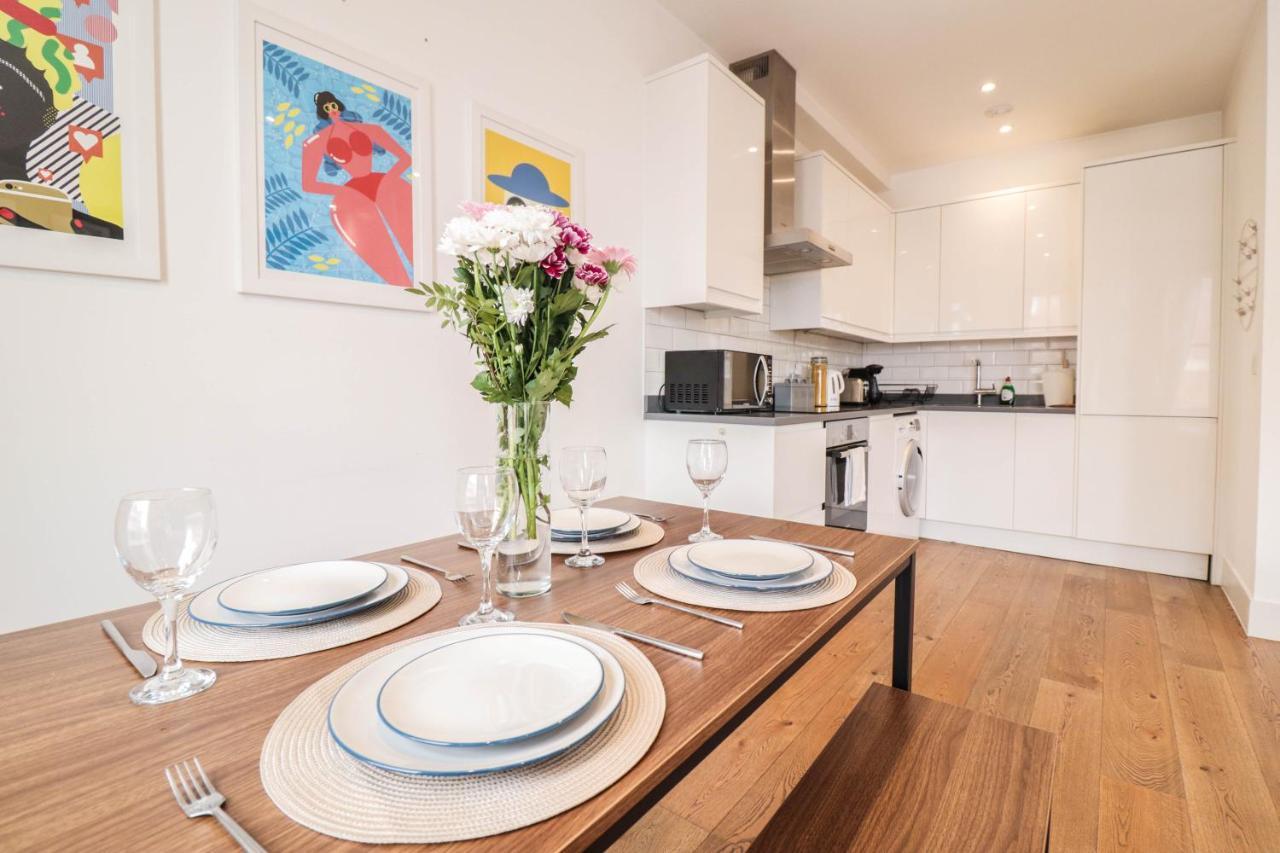 Modern & Spacious 1 Bedroom Clapham Junction Flat Londra Esterno foto