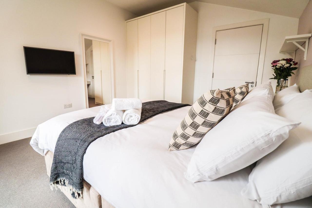 Modern & Spacious 1 Bedroom Clapham Junction Flat Londra Esterno foto